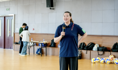 华体会体育下载:女排奥运冠军宋妮娜：青少年保持身心健康才能走得更远