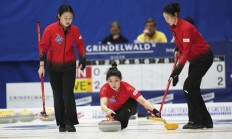 华体会体育APP:中国女子冰壶队世锦赛夺铜直通冬奥会